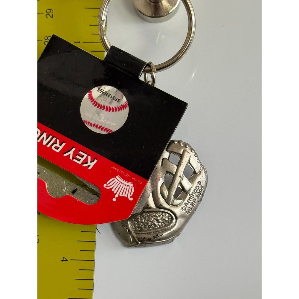 Aminco MLB Arizona Diamondbacks Baseball Glove Keychain Silver Tone 2005 NWT